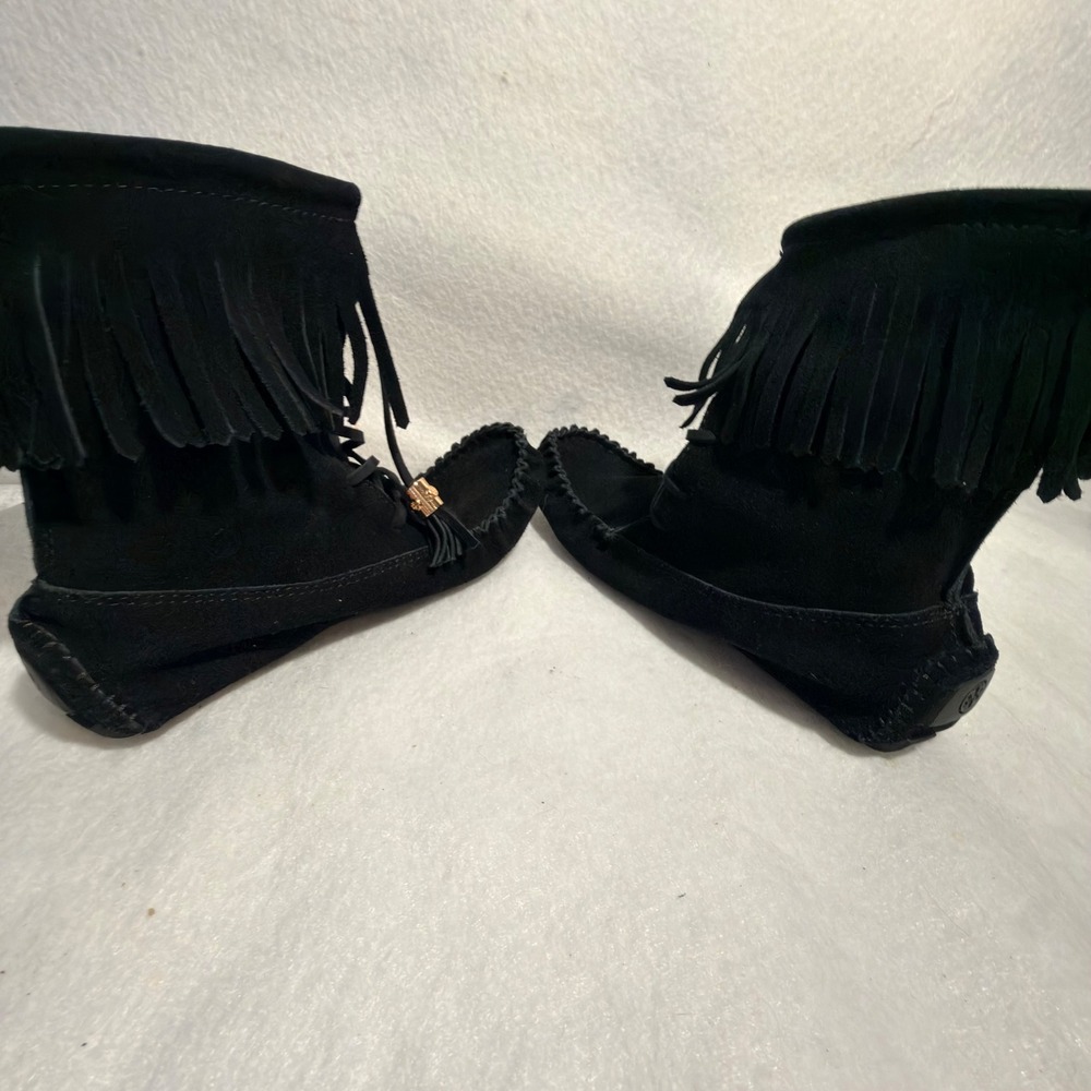 Tory Burch Black Suede Fringe Moccasin Boots Gold Logo Lace Up Ankle Booties- 7 - Picture 7 of 10